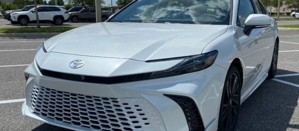Discover the psychology of 5-star rideshare service. Rent cheap economy cars for rideshare and delivery drivers with LA Elite Rentals.